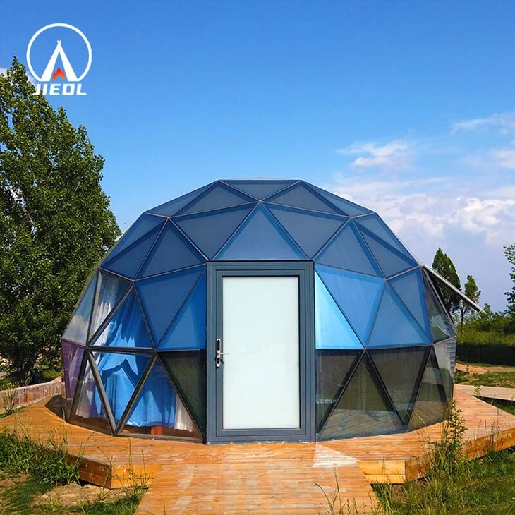 Carpa con cúpula de cristal